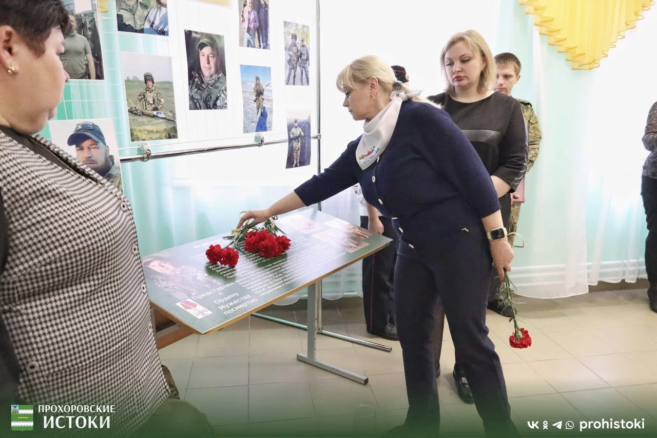 В честь гусевского снайпера, погибшего на Харьковском направлении, открыли «Парту Героя»