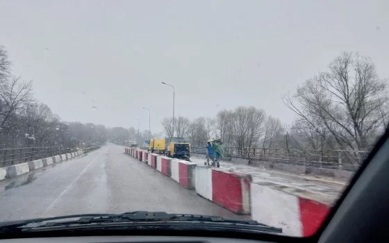 На мосту в Фурманово ведутся дорожные работы, движение ограничено