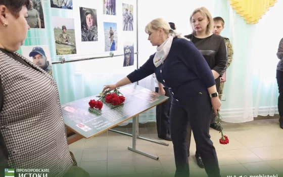 В честь гусевского снайпера, погибшего на Харьковском направлении, открыли «Парту Героя»