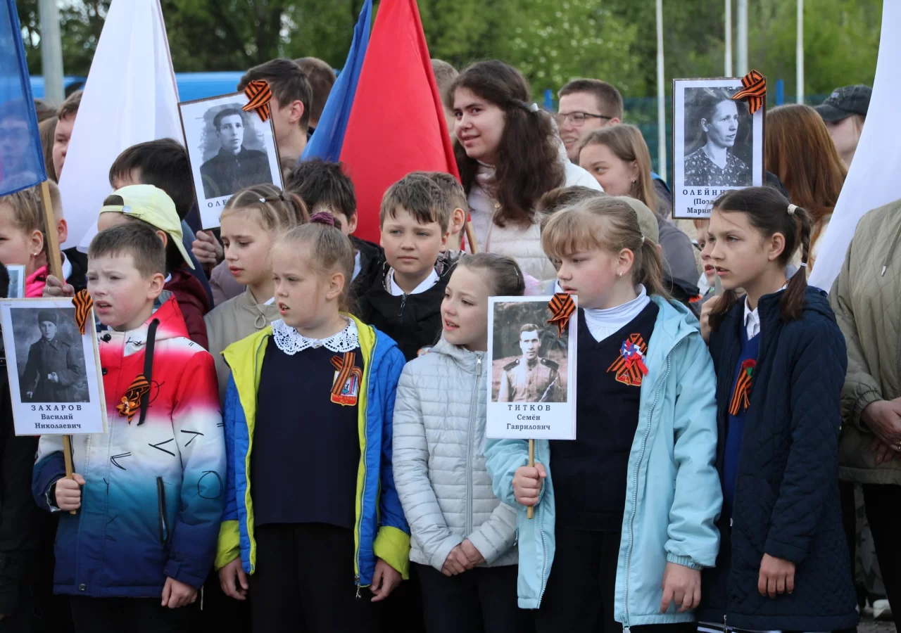 В гусевских школах и детских садах прошла акция «Бессмертный полк»