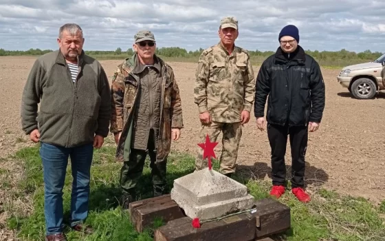 Гусевские поисковики установили памятные знаки на местах гибели неизвестных солдат