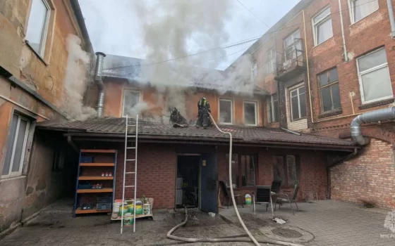 Фритюрница стала причиной пожара в кафе на Толстого
