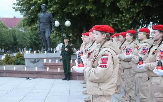 Ранним утром жители Гусева отдали дань памяти павшим в годы Великой Отечественной войны