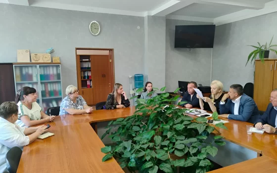 Представители власти и юристы проконсультировали жителей Гусевского округа