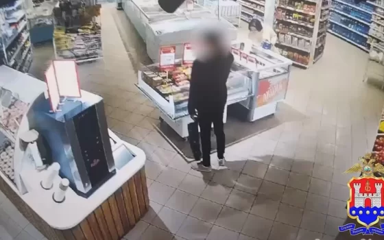 В Гусеве задержали мужчину, подозреваемого в серии краж из магазина