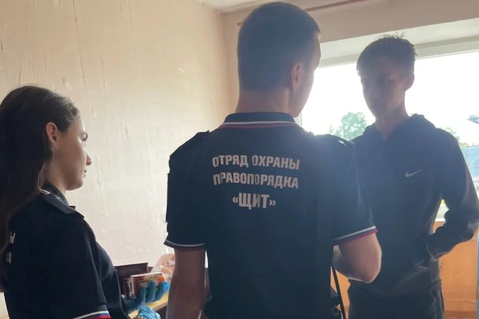 Профилактический рейд отряда «Щит» и полиции прошел в студенческом общежитии в Гусеве