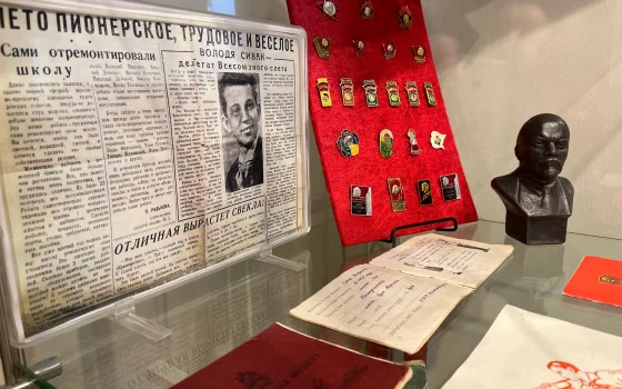 В гусевском музее работает выставка «Дар музею — дар бесценный!», посвящённая школьным годам