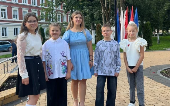 Учащиеся из Гусева удостоены губернаторских стипендий