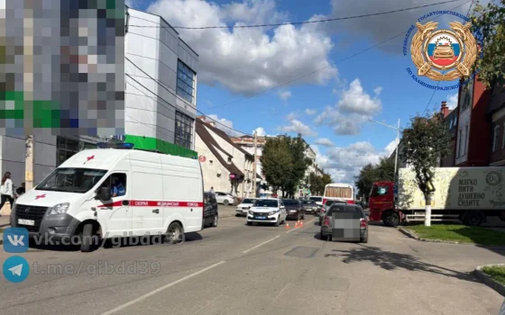 В Гусеве на улице Победы автомобиль сбил пенсионерку вне пешеходного перехода
