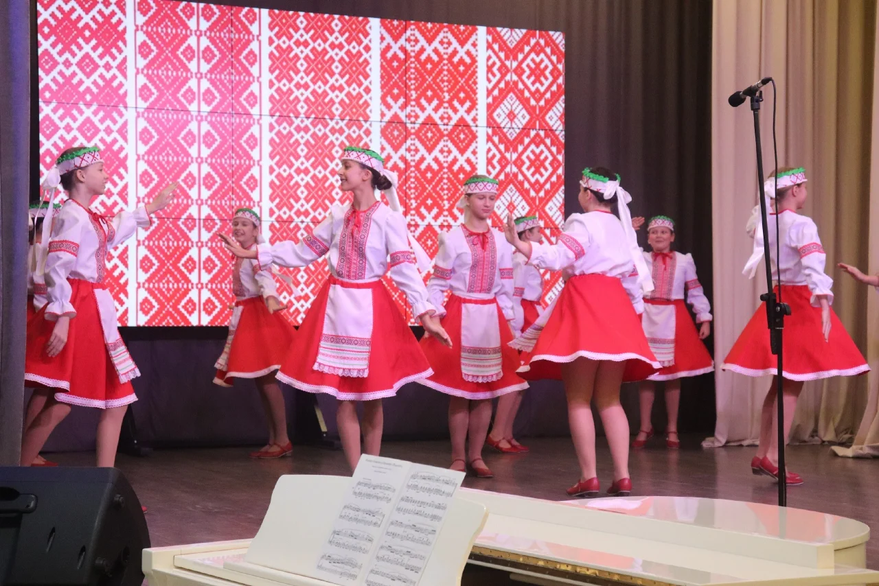 В ДШИ стартовал международный конкурс детского творчества «Времена года в Гусеве»