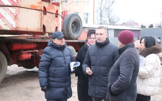 Глава администрации проверил ход строительства спортивного зала школы №1