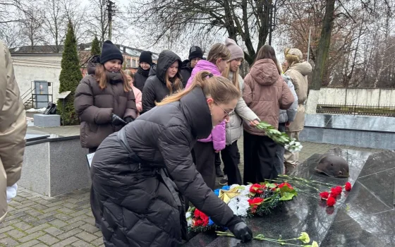 В Гусевском округе прошло единовременное возложение цветов к мемориалам и захоронениям