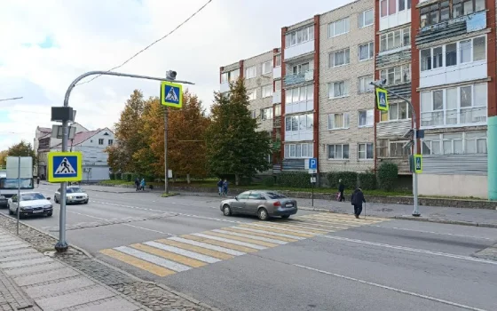 В Гусеве на Московской модернизировали пешеходные переходы