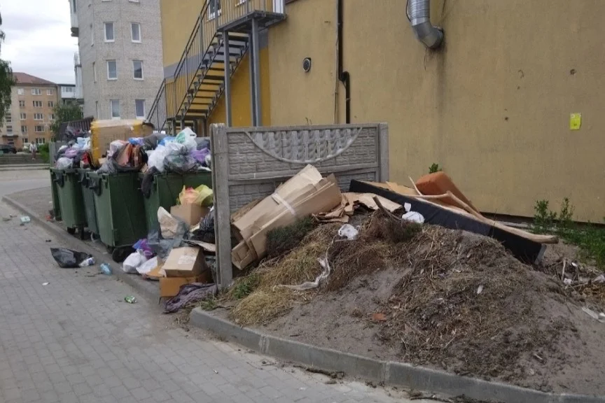 В Гусевском округе планируют заменить 69 контейнерных площадок для мусора