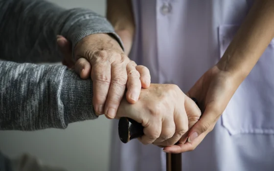 В Гусеве доступны услуги сиделки на дому по социальному сертификату