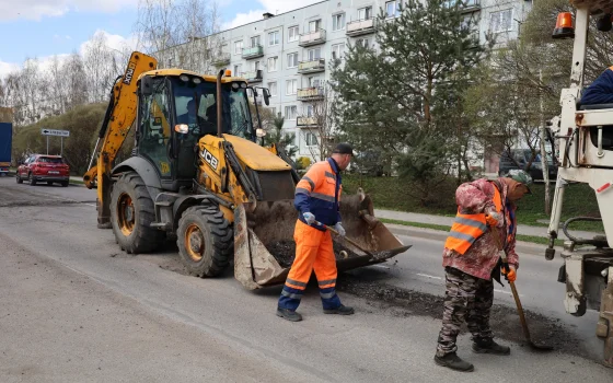 В Гусеве приступили к ямочному ремонту муниципальных дорог