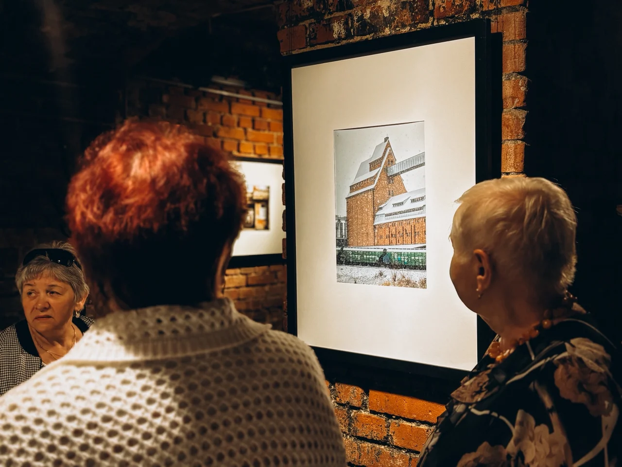 В музее Гусева открылась персональная фотовыставка Ксении Семеновой