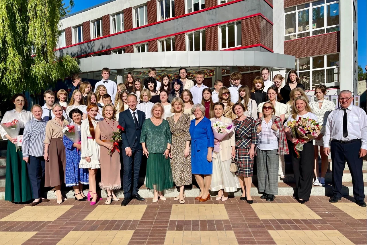 Детская школа искусств чествует своих выпускников