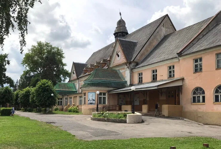 В Гусеве не нашли подрядчика на ремонт здания Дома офицеров