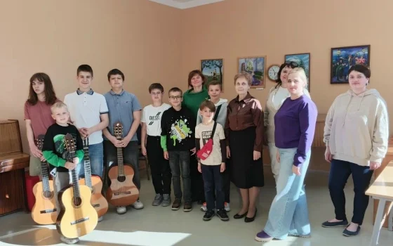 В Детской школе искусств Гусева прошла теплая встреча любителей гитары
