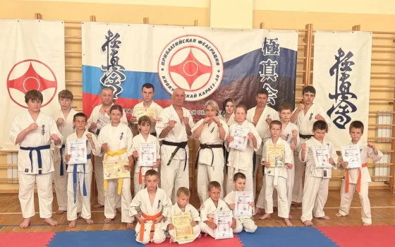 Гусевские каратисты сдали экзамены на новые пояса