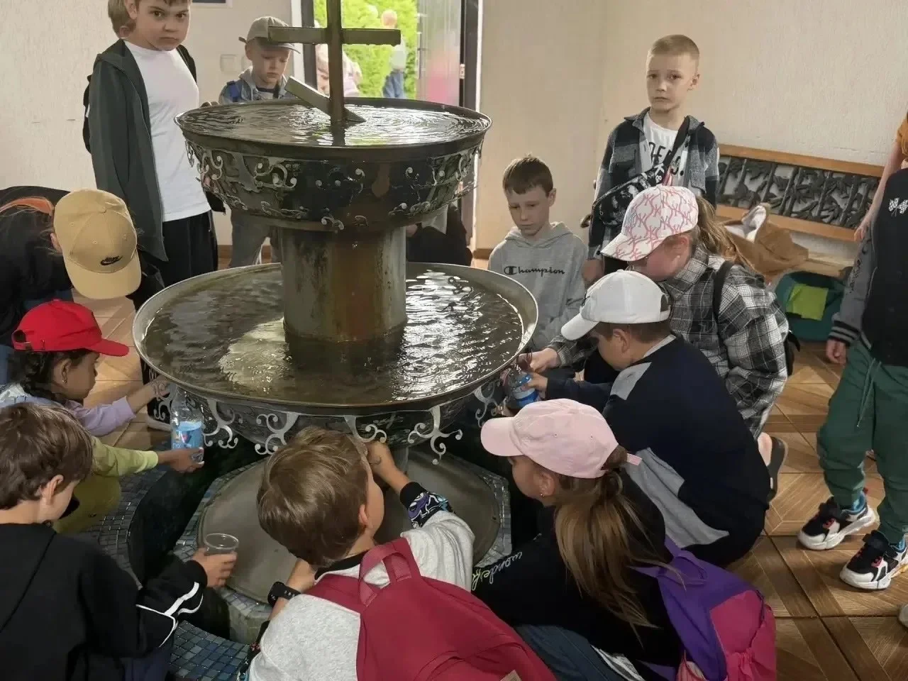 Каждый день второй смены летних лагерей в Гусеве приносит школьникам новые открытия