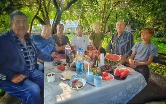 «Бегите, пока ноги носят»: 77-летний основатель клуба «Бег и здоровье» принимал поздравления