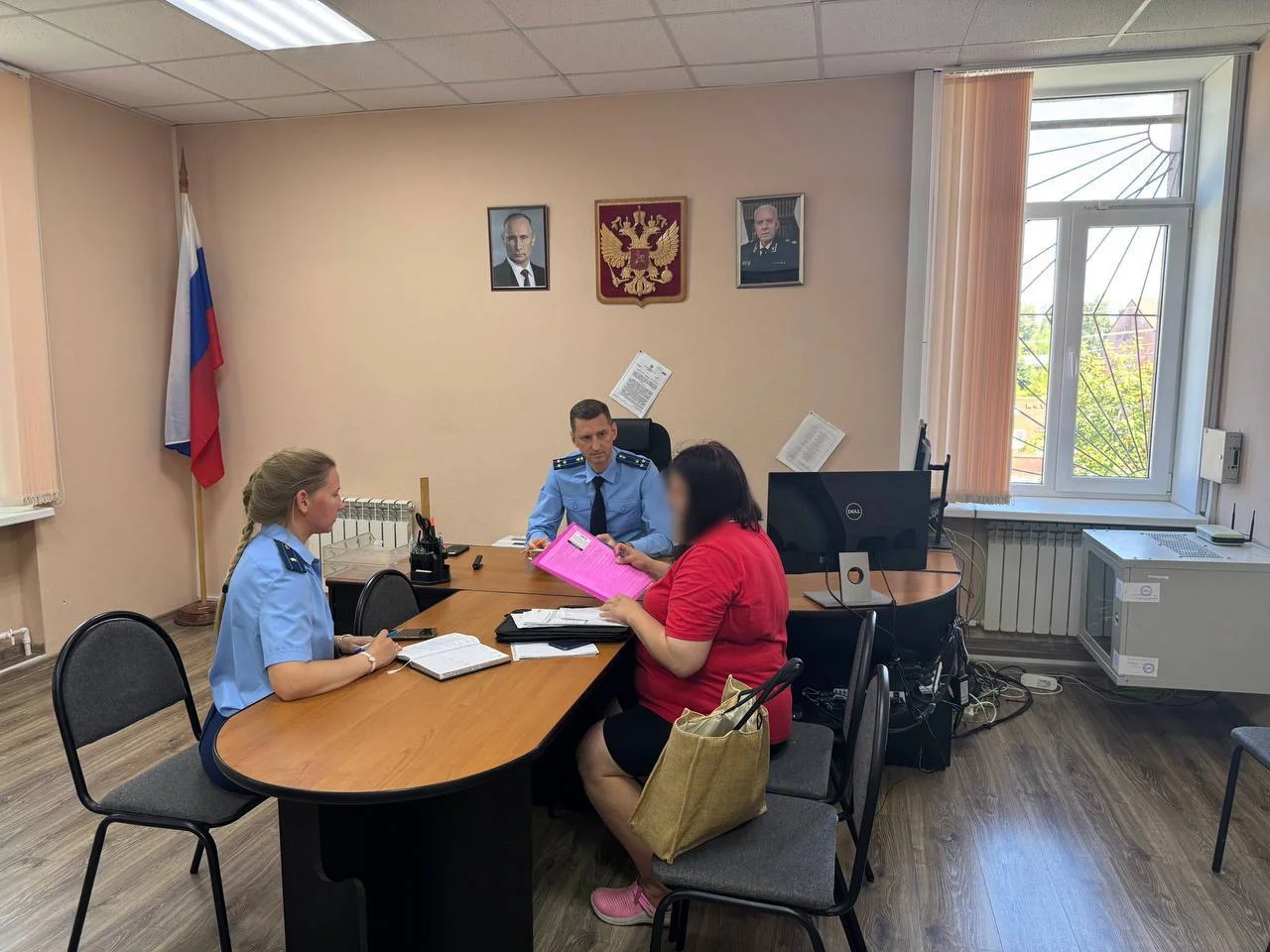 Заместитель прокурора Калининградской области провел прием граждан в Гусеве