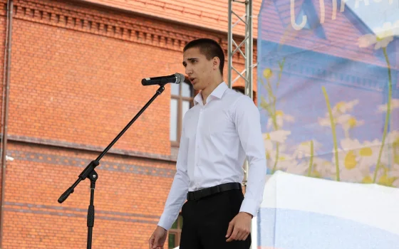 Житель Гусева вошел в тройку лучших певцов регионального этапа «Родников»