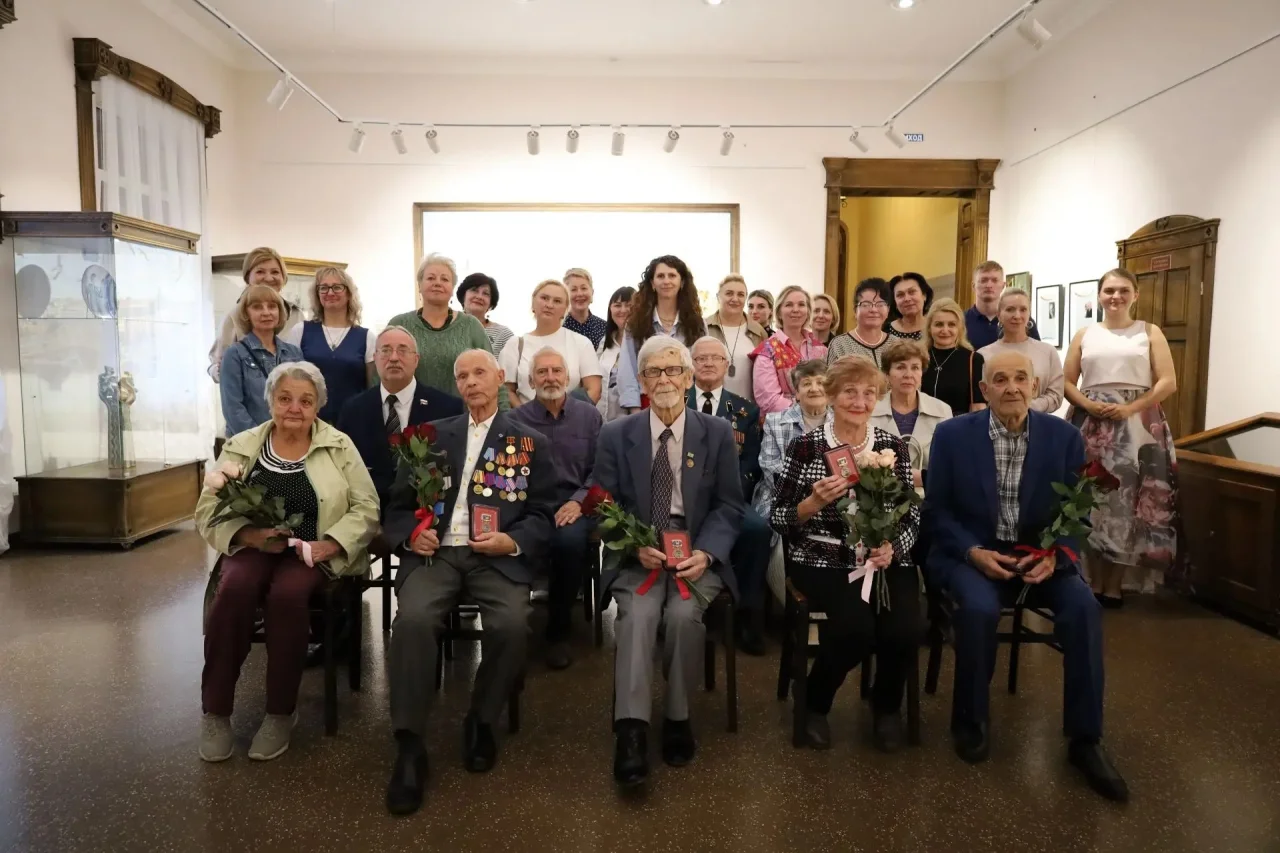 В Гусевском музее открылась выставка к 80-летию переименования города