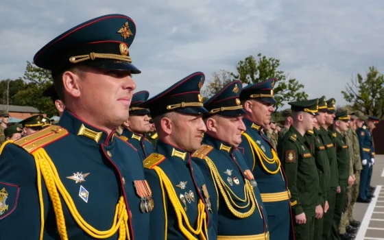 В Гусеве ветераны-танкисты поздравили молодых воинов